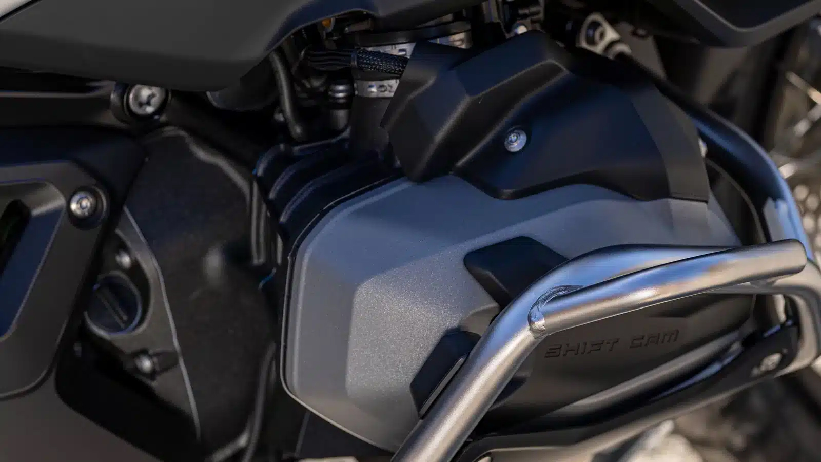 BMW: Τρεις νέες boxer R1300 και μία κλασική έκπληξη έρχονται το 2026